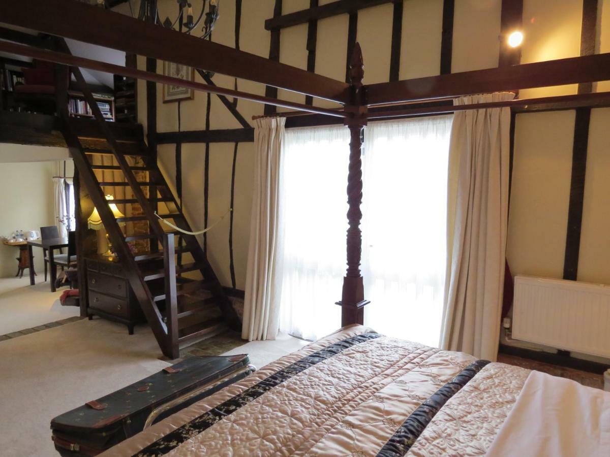The Greyhound - Historic Former Inn 格莱姆斯福德 外观 照片